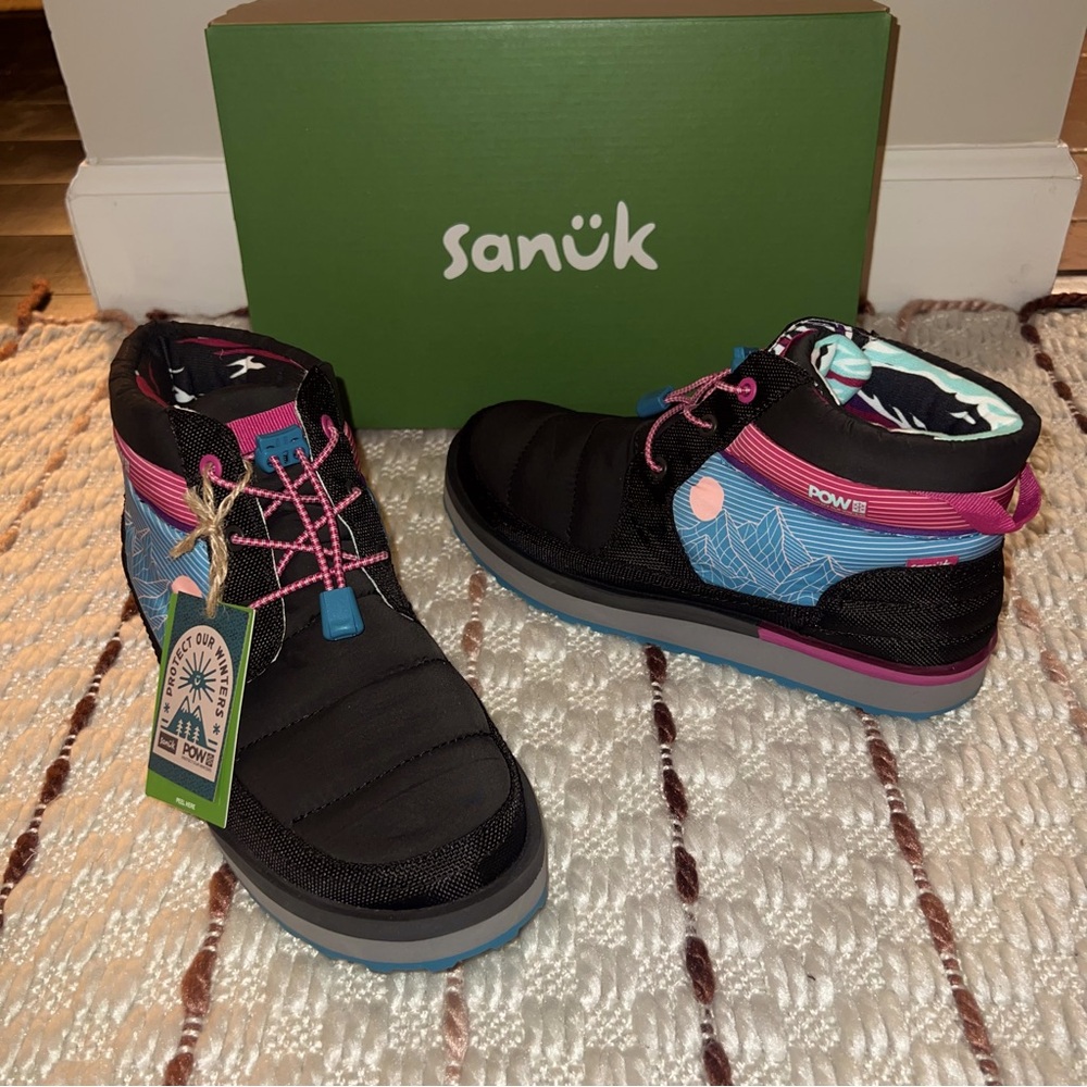NWT Sanuk POW Winter Boots